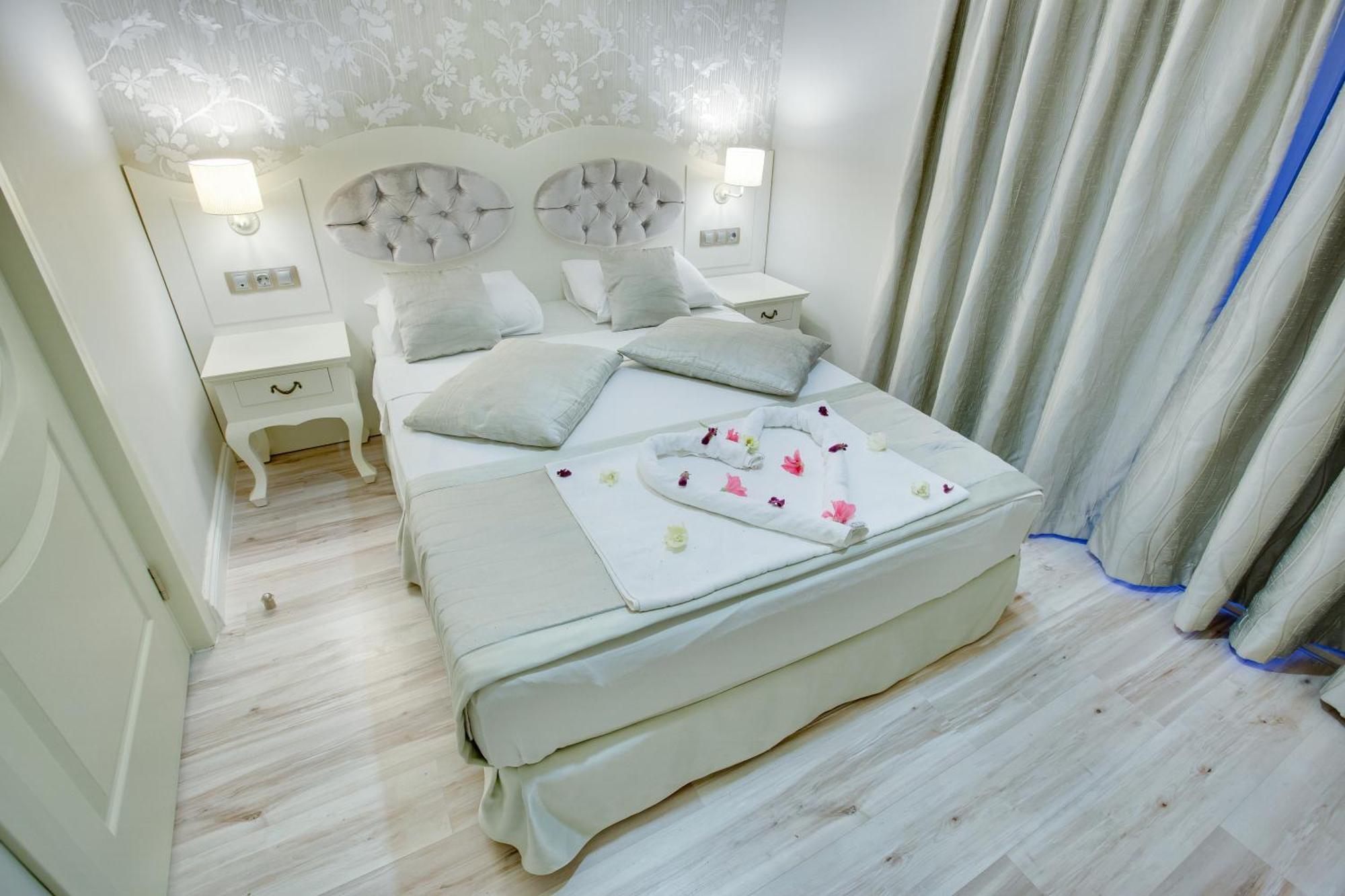 Pinehill Hotel & Suites Oludeniz Room photo
