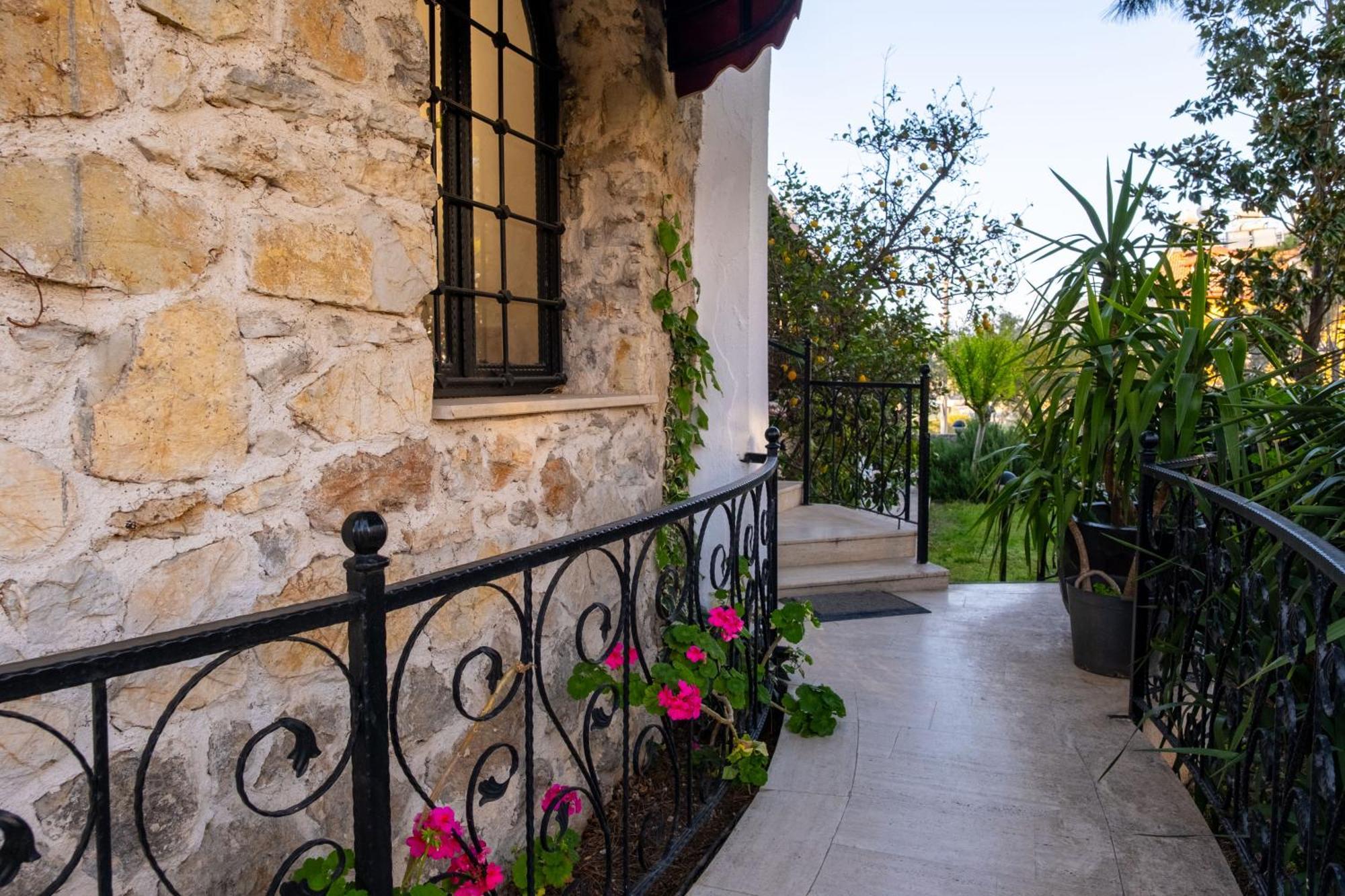 Pinehill Hotel & Suites Oludeniz Exterior photo