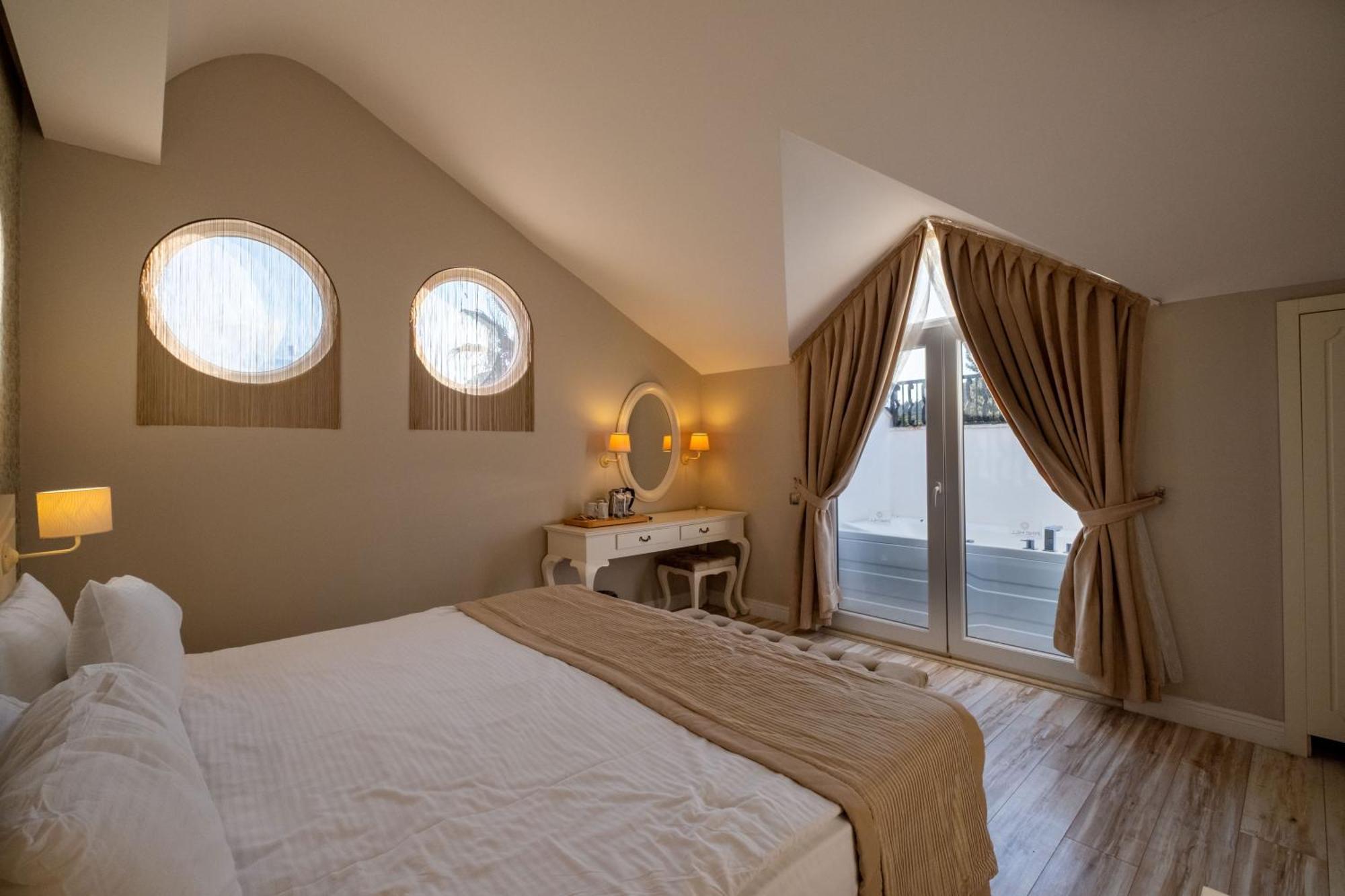 Pinehill Hotel & Suites Oludeniz Exterior photo