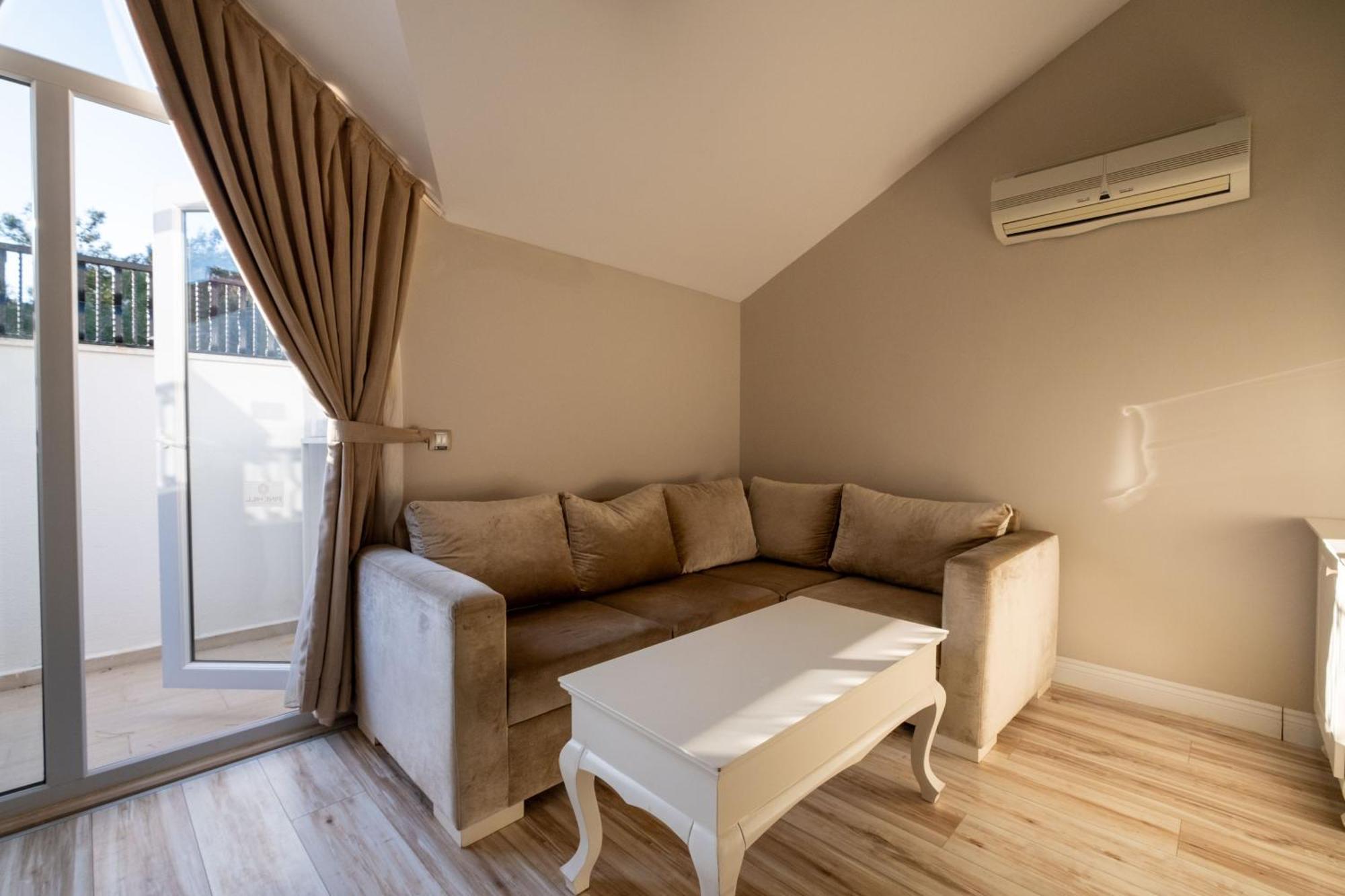 Pinehill Hotel & Suites Oludeniz Exterior photo